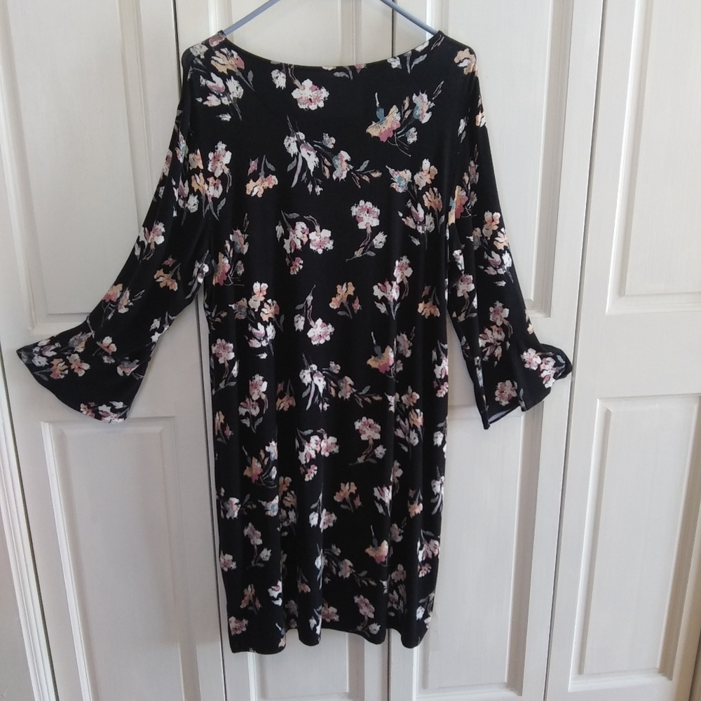 Dress - Picture 2 of 3